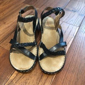 I love comfort black sandal side closure, double strap front braided straps sz 8